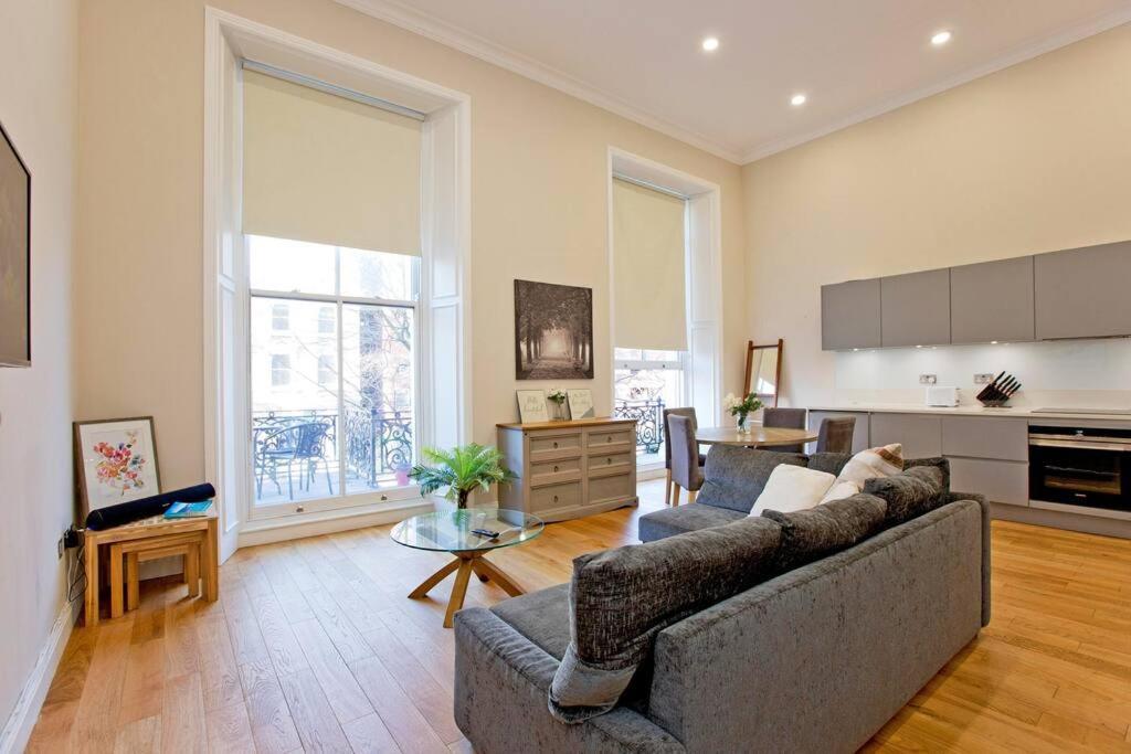 1 Bed Kensington Cromwell Flat With Balcony Number 4 Londra