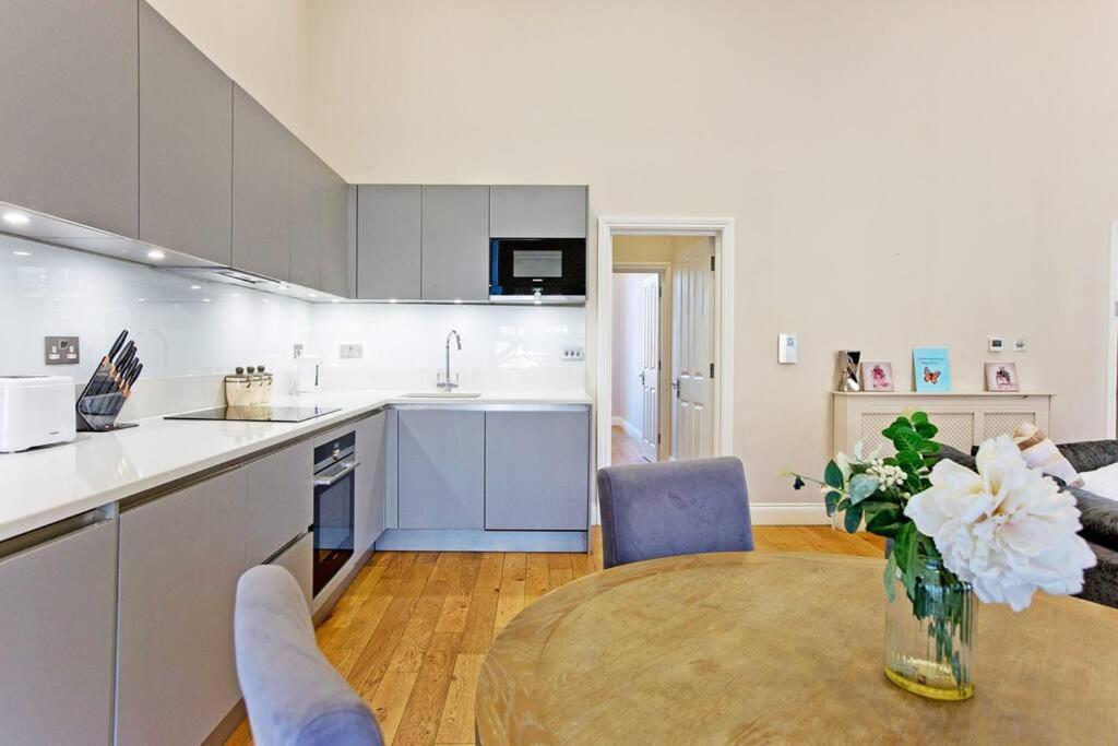 1 Bed Kensington Cromwell Flat With Balcony Number 4 Appartamento Londra