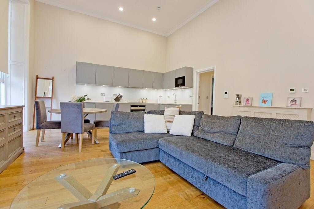 Appartamento 1 Bed Kensington Cromwell Flat With Balcony Number 4 Londra