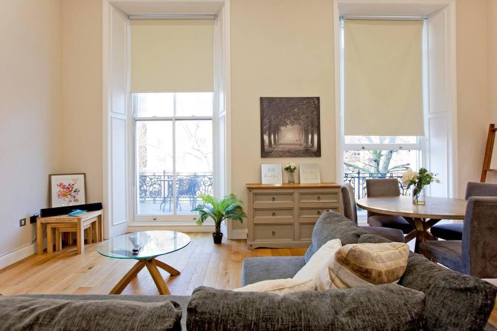 1 Bed Kensington Cromwell Flat With Balcony Number 4 Londra