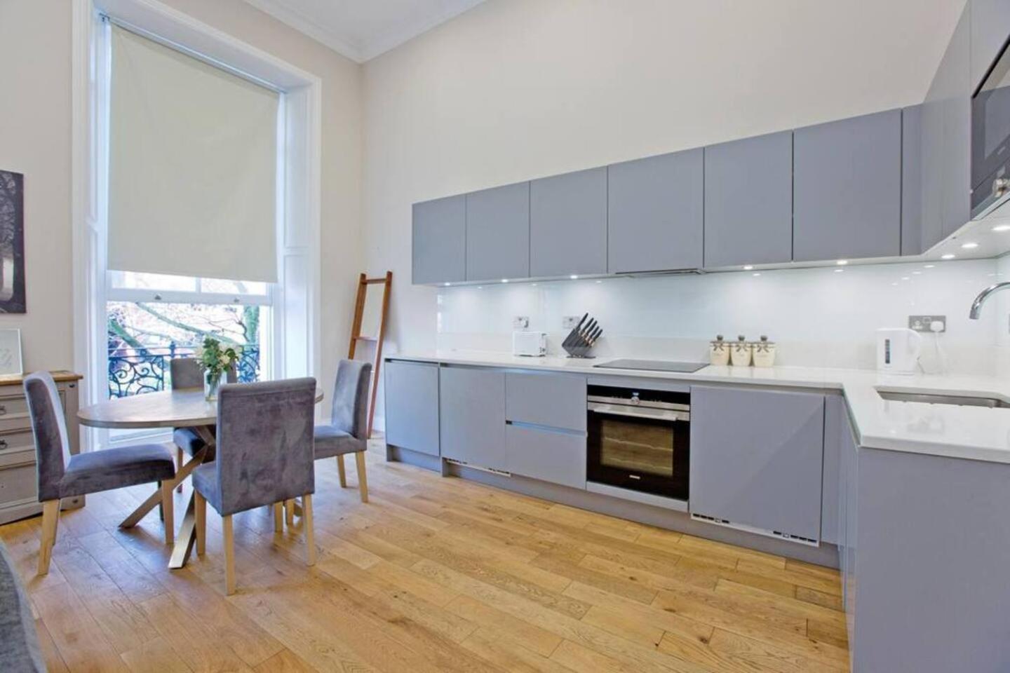 1 Bed Kensington Cromwell Flat With Balcony Number 4 Appartamento *